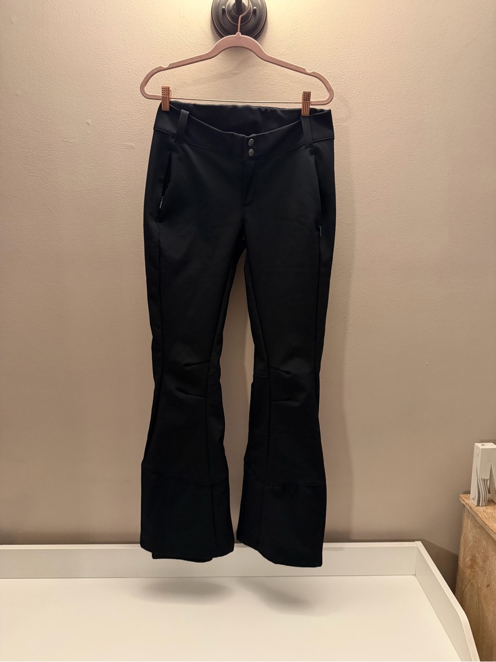 Columbia Women's Black Softshell Snow Ski Pants Sz 10 Reg flare bottoms